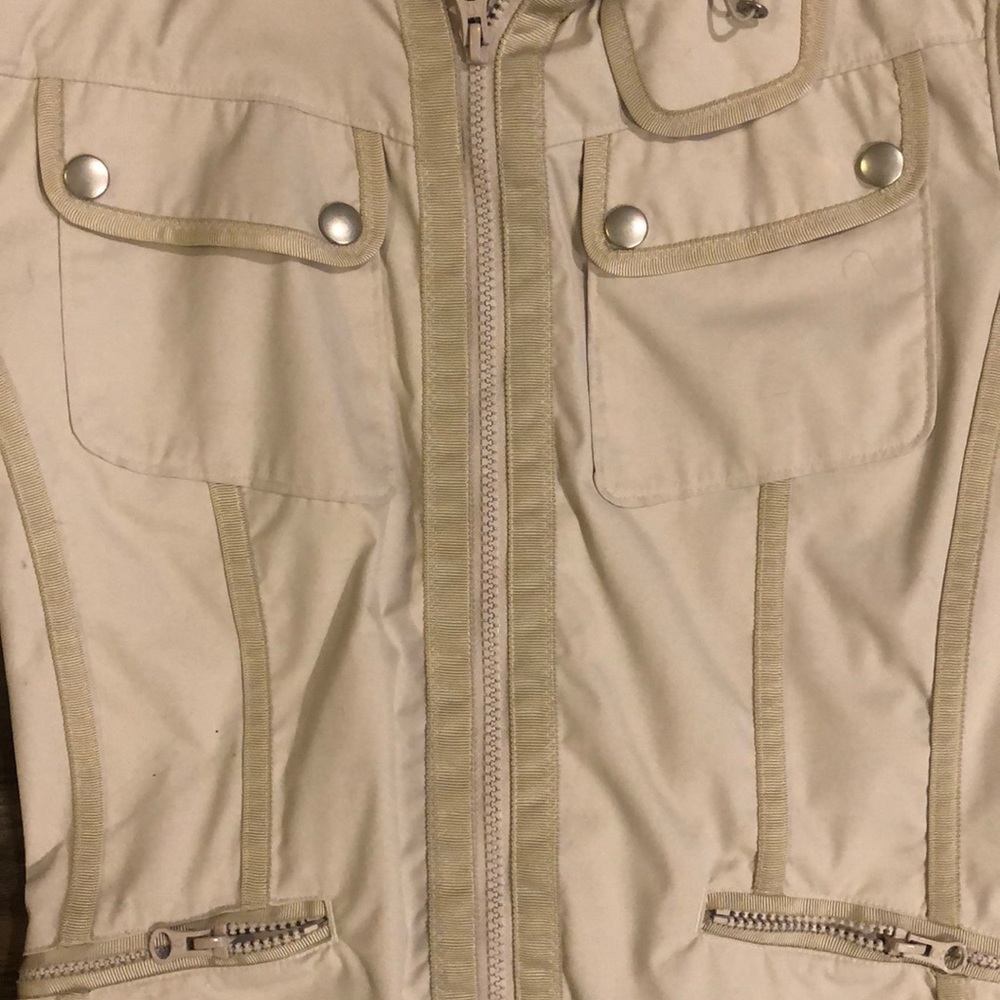 LuluLemon rain Coat - Picture 4 of 4